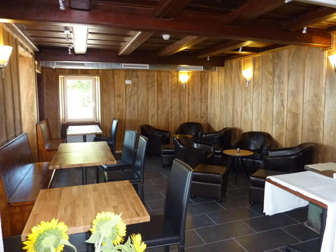 Food & Drinks 4, Petit Hv Tel De Chaumont, Neuchâtel