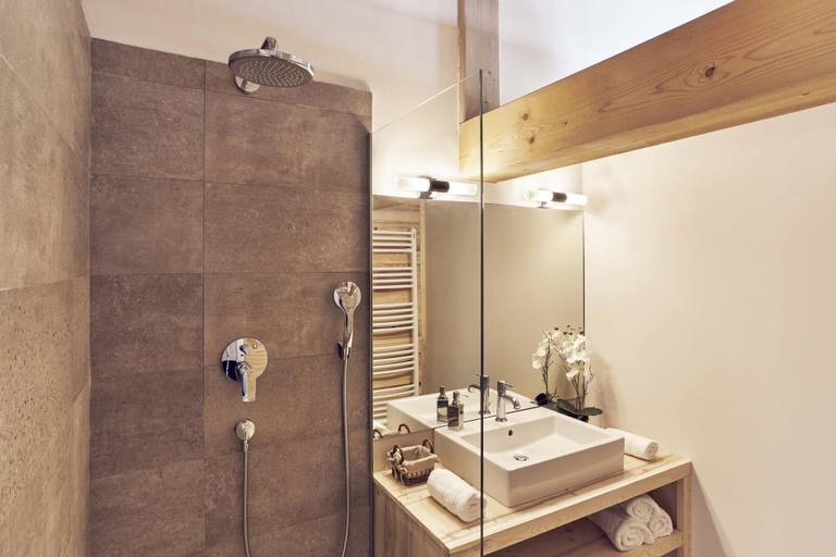 Room 3, Lodge Chasse Montagne, Haute-Savoie