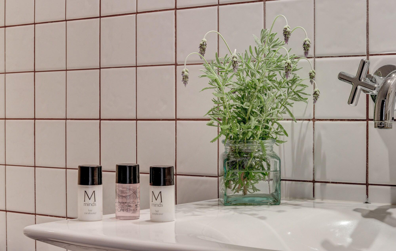Bathroom 4, Desbrull, Baleares