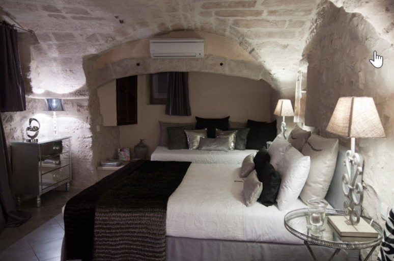 Bedroom 4, Maison d'hôtes La Cour des Lauriers, Gard