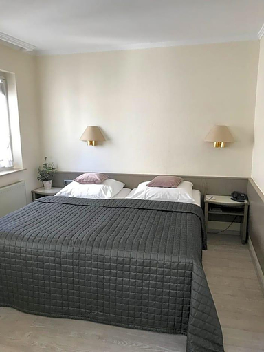 Bedroom 3, Hotel Hessischer Hof, Wetteraukreis
