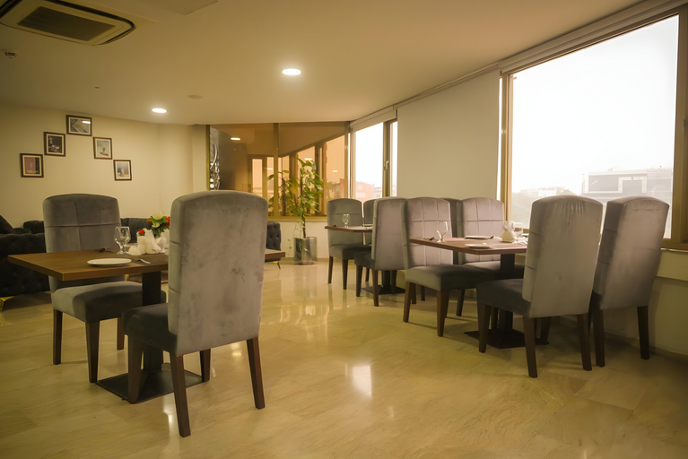 Food & Drinks 5, Faletti's Express - Shimla Hill, Lahore
