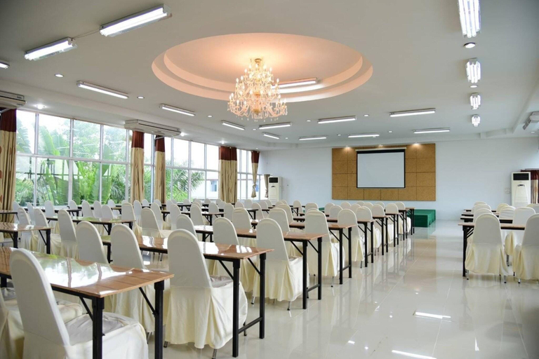 Business Facilities, Tuscany hotel by skypark, Bang Klam