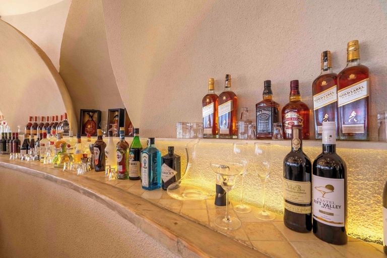 Bar 4, Kuriftu Resort African Village, Addis Abeba