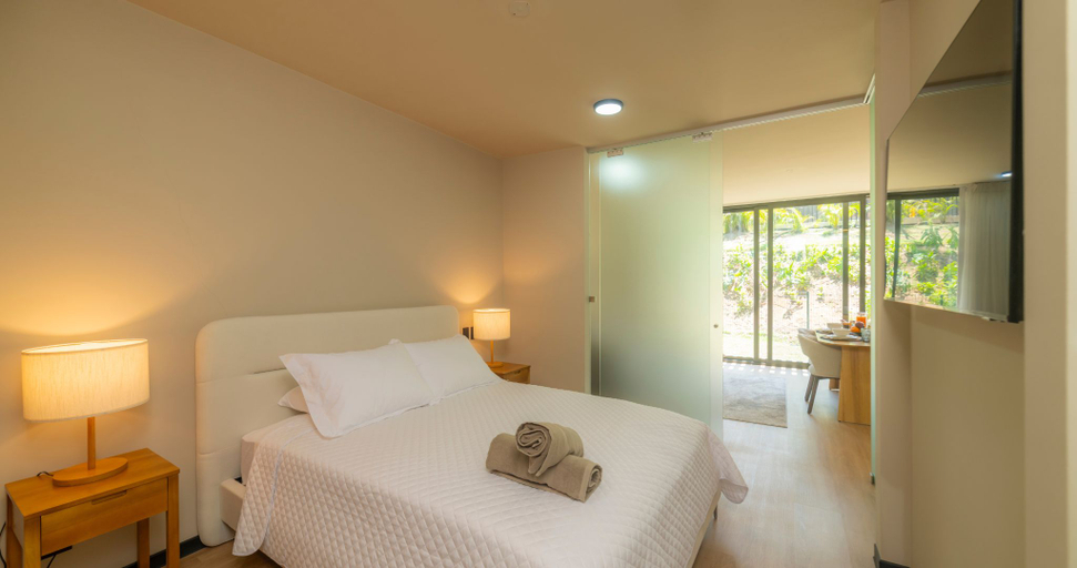 Room 2, Bee Suites Santa Ana, Santa Ana