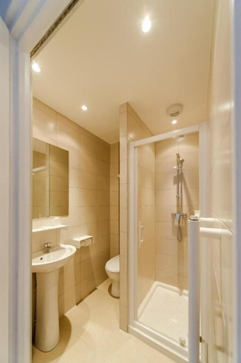 Bathroom 3, Logis Hôtel - Le Petit Bellon, Oise