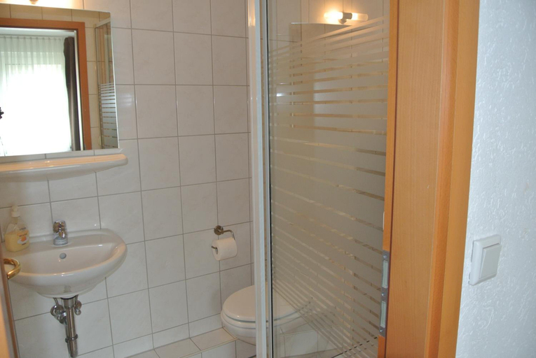 Bathroom 4, Hotel Art Ambiente, Hagen