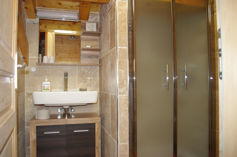 Room 4, Chalet Aux 3 Biches, Haute-Savoie