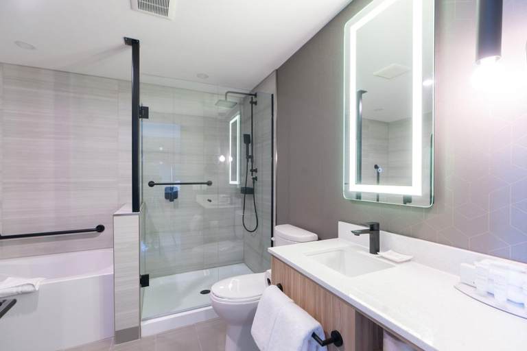 Bathroom 3, Sandman Signature Dartmouth Hotel & Suites, Halifax
