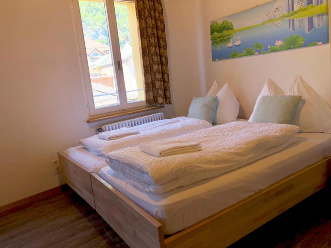 Bedroom 2, Central Beauty Scenery Apartment, Interlaken