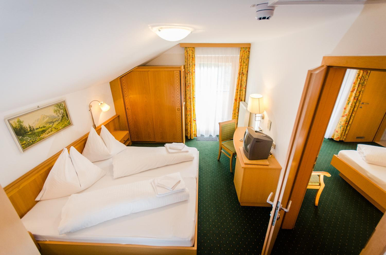 Bedroom 2, Alpengasthof Grimmingblick, Liezen