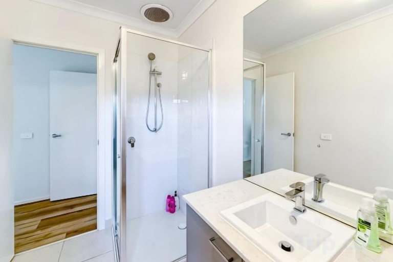 Bathroom 3, Modern Clyde House Smart TVDryer, Casey - South