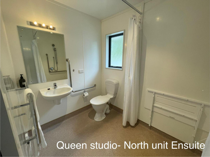 Bathroom 5, Arthur's Pass Motel & Lodge, Selwyn
