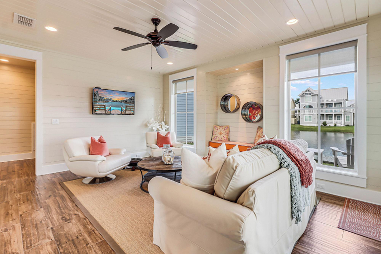 Lobby 2, Seaside Shanty 125 Se, Nueces