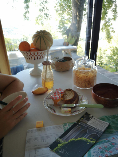 Food & Drinks 5, Lodge-bélvédere Sur Les Hauteurs De Vichy, Allier
