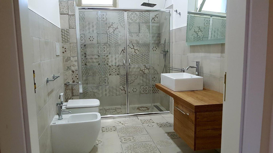 Bathroom 3, Villa Fanizza, Lecce