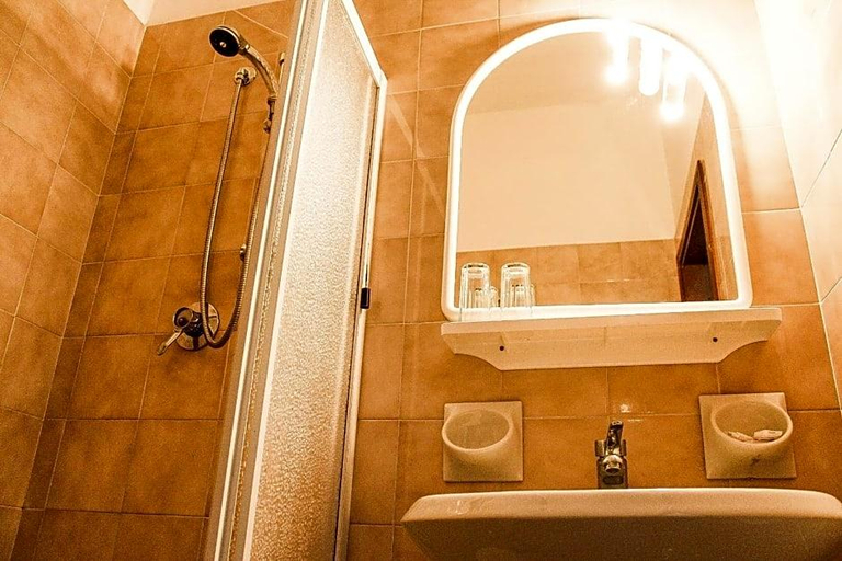 Bathroom 4, Albergo Bellavista, Brescia