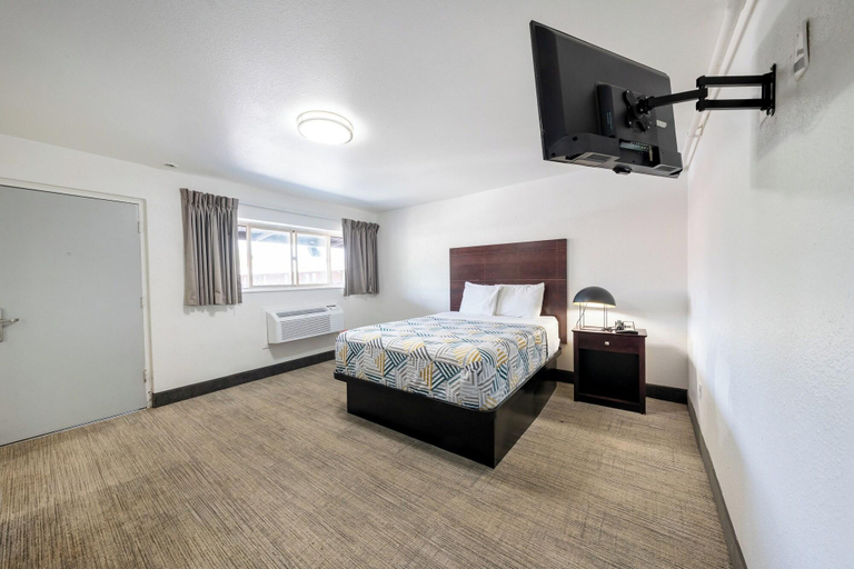 Room 4, Banfield Studios By OYO Portland OR, Multnomah