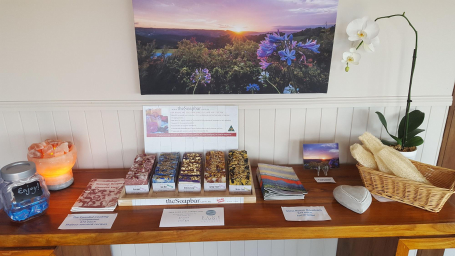 Food & Drinks, Blue Summit Cottages, Caloundra - Hinterland
