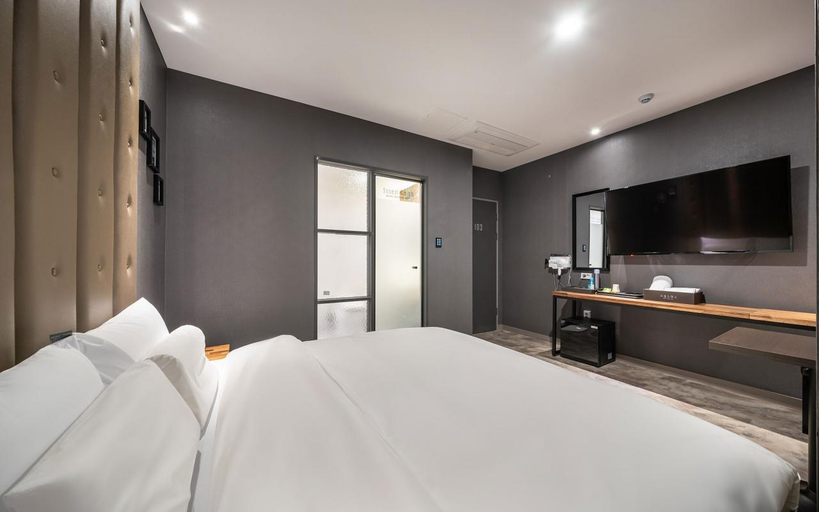 Bedroom 2, Yongin Soseol Smith Hotel, Yongin
