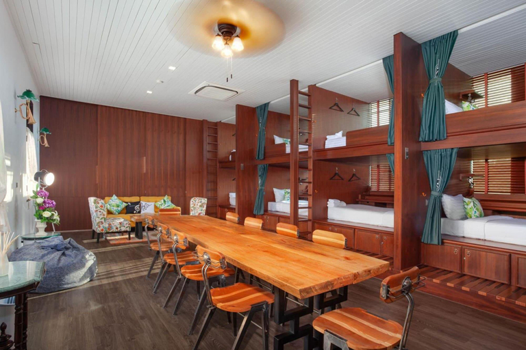 Restaurant 5, Sound Gallery House - Hostel, Phuket Island