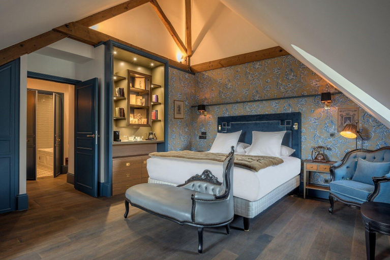 Bedroom 4, Château Brachet, Savoie