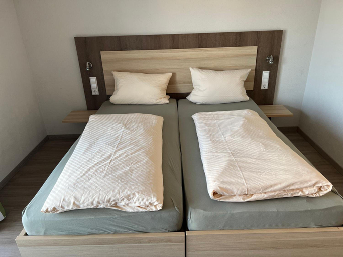 Bedroom 3, Hotel Restaurant Bv Rgerstuben, Neu-Ulm