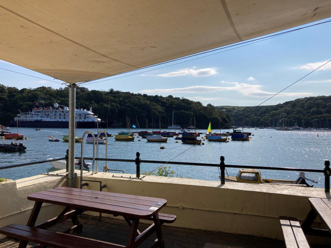 Food & Drinks 4, The Galleon Inn, Cornwall