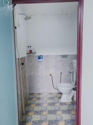 Bathroom 3, Capital O 91153 Chalet Dusun Duriyan, Yan