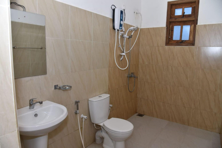 Bathroom 3, Red Lotus Holiday Resort, Badulla
