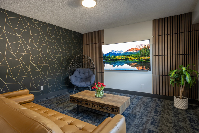 Sports and Entertainment 3, Inn The Mountains, Fraser Valley