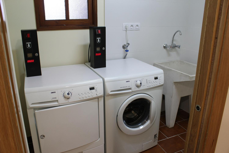 Bathroom 3, Albergue Folgueira, Lugo