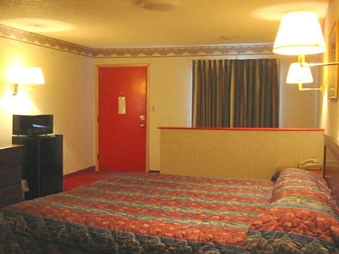 Bedroom 3, Red Carpet Inn Williamstown, Gloucester
