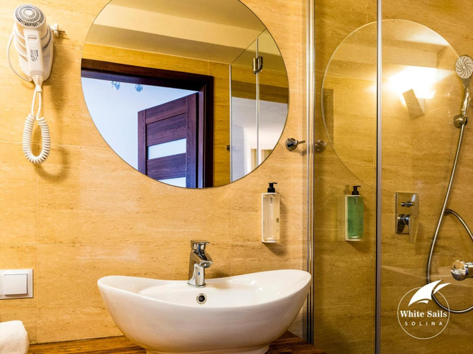 Bathroom 3, White Sails Solina, Lesko