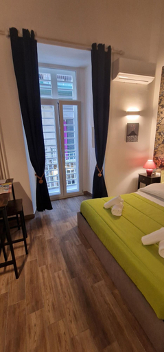 Bedroom 3, Tribunali Platamon, Napoli