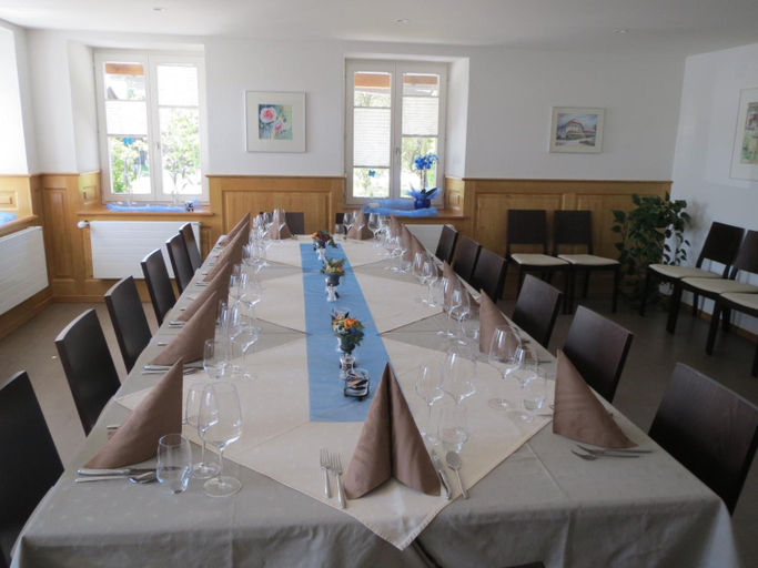 Food & Drinks 4, Le Relais Du Chv Teau Monney, Lac