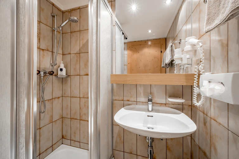 Bathroom 3, Hotel Almhof, Innsbruck Land