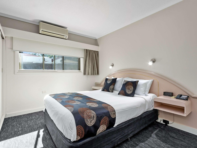 Room 5, Breakfree North Adelaide, Adelaide