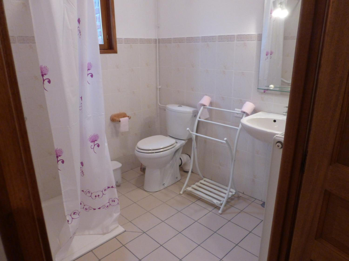 Bathroom 4, Hôtel Les Charmilles De Mormal, Nord