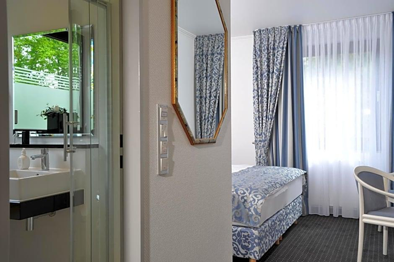 Bedroom 4, Hotel Spiegel, Köln
