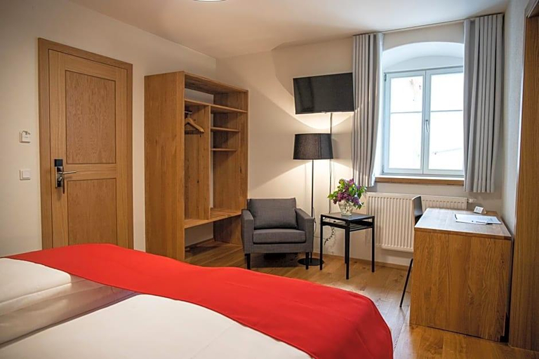 Bedroom 3, Altstadthotel Brauereigasthof Winkler, Neumarkt in der Oberpfalz