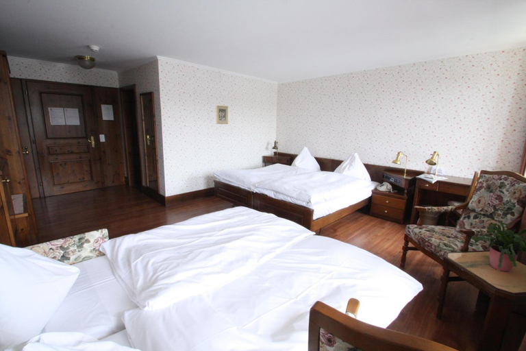 Bedroom 3, Hotel Rheinfels, Stein