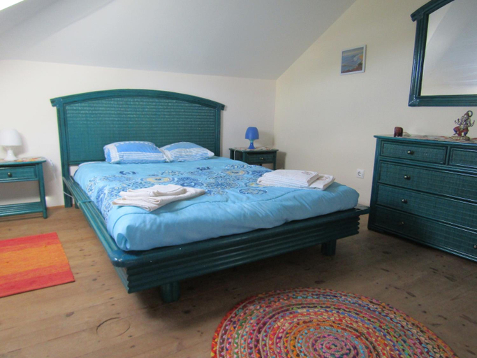 Bedroom 2, West Coast Surf Hostel, Lourinhã