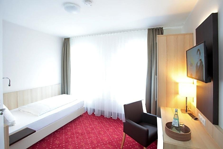 Bedroom 4, Hotel zur Schloß-Schenke, Neuwied