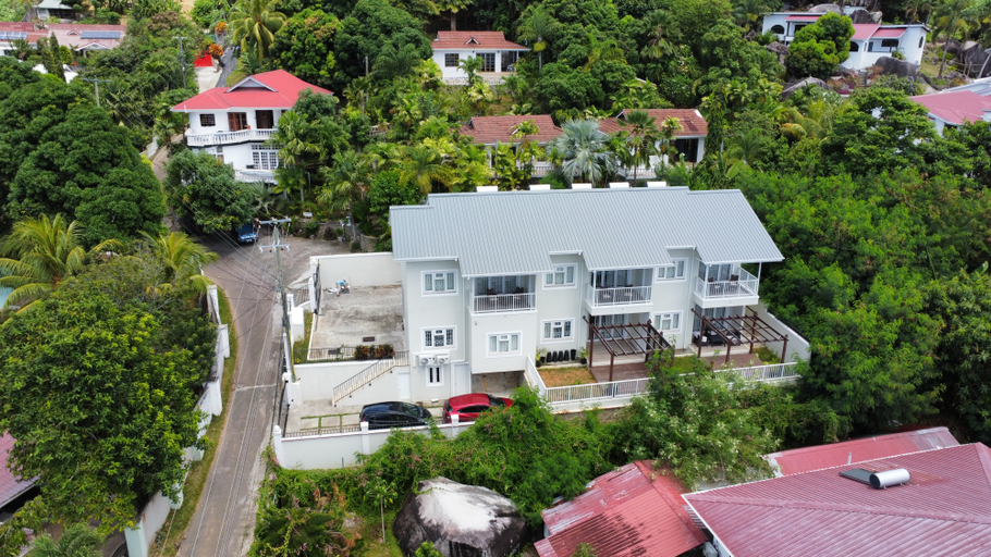 General view 2, Crystal Shores Self Catering Apartments Seychelles