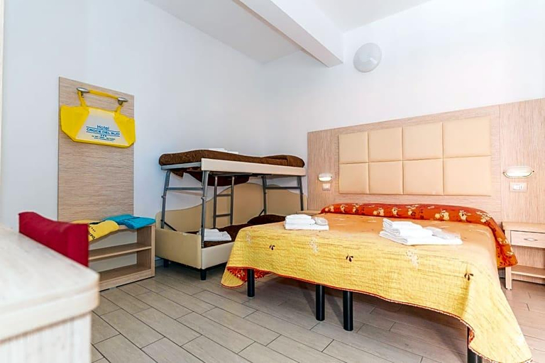 Bedroom 4, Hotel Croce Del Sud, Rimini