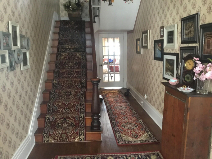 Public Area 2, Riffles and Runs B & B, Centre