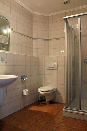 Bathroom 5, Hotel Garni Haaster Krug Otte, Oldenburg