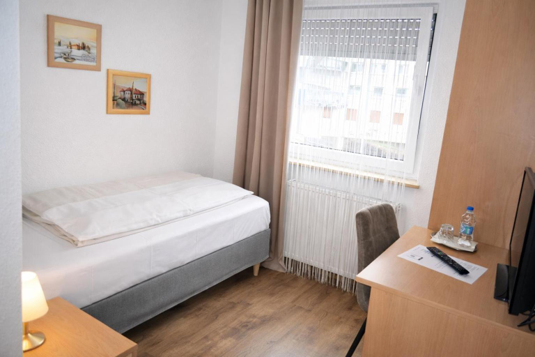 Bedroom 3, Hotel Discovery, Stuttgart