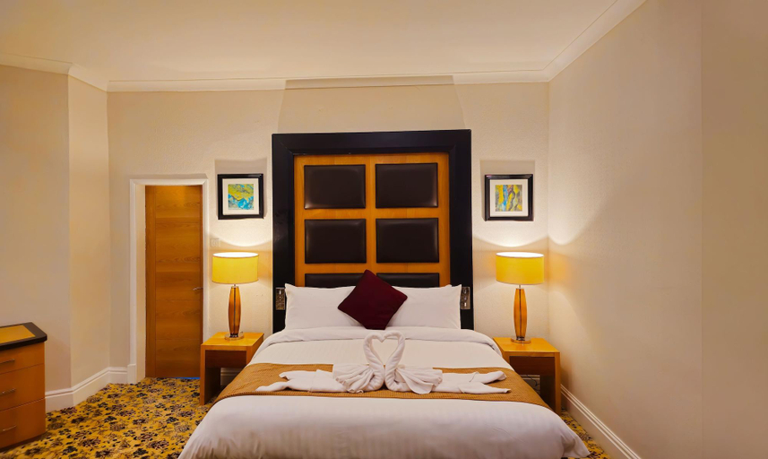 Room 4, Crown Hotel Stone, Staffordshire